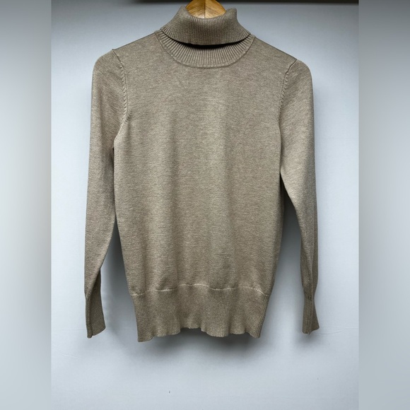 Tan Oatmeal Turtleneck Sweater by Retrology Size Medium - Picture 7 of 7